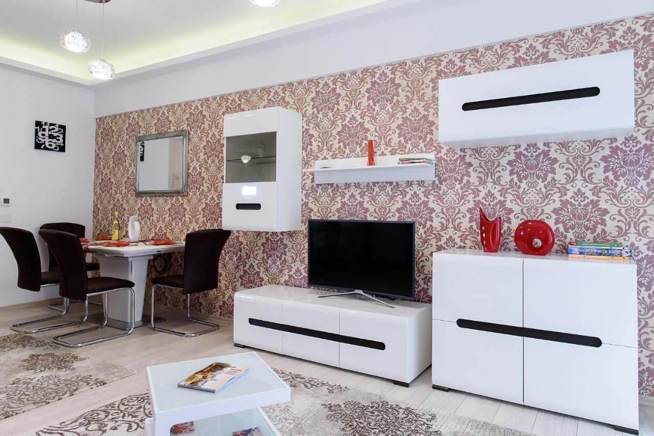 Carla'S Apartment, Airport & Train Station Shuttle Iasi Buitenkant foto