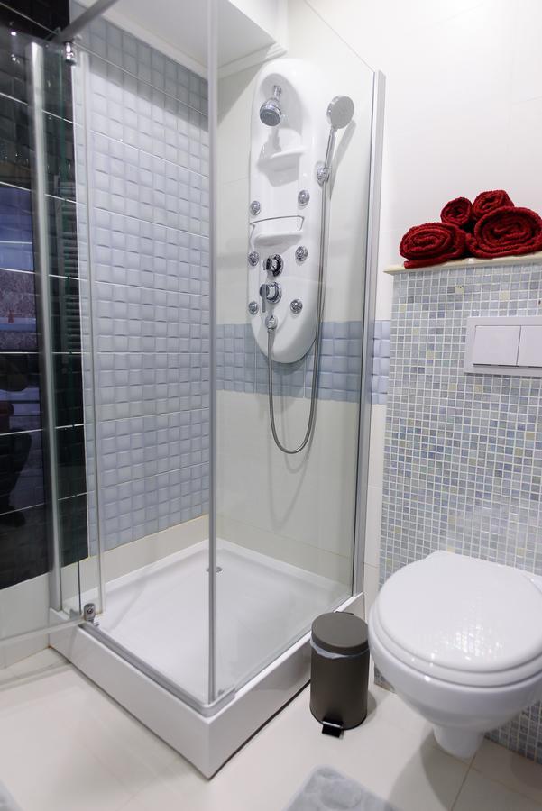 Carla'S Apartment, Airport & Train Station Shuttle Iasi Buitenkant foto