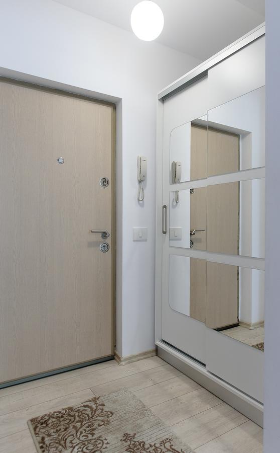 Carla'S Apartment, Airport & Train Station Shuttle Iasi Buitenkant foto