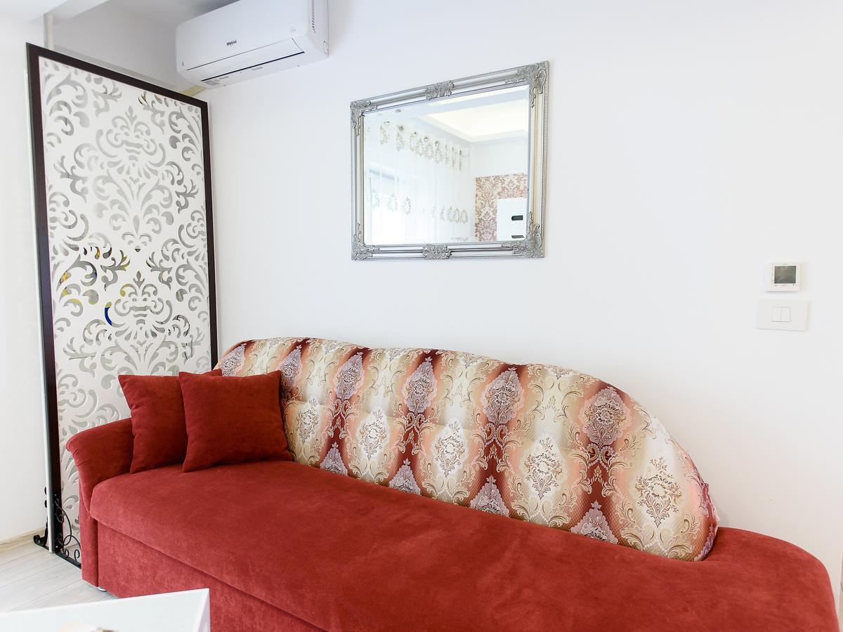 Carla'S Apartment, Airport & Train Station Shuttle Iasi Buitenkant foto