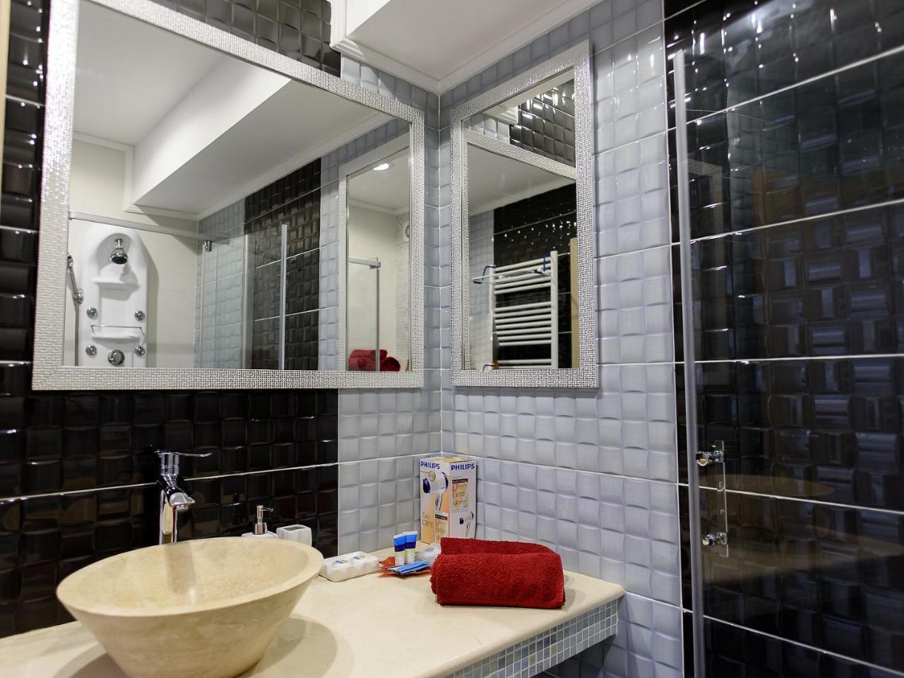 Carla'S Apartment, Airport & Train Station Shuttle Iasi Buitenkant foto