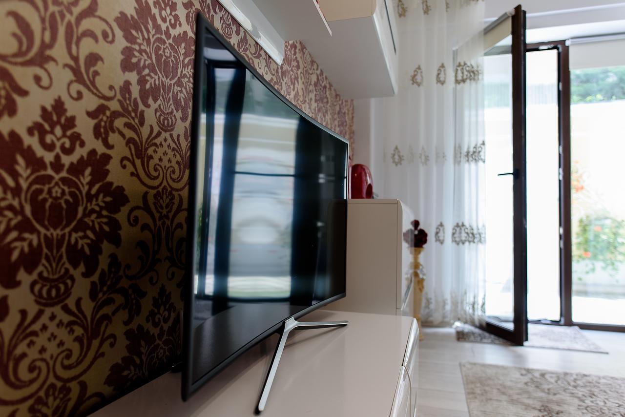 Carla'S Apartment, Airport & Train Station Shuttle Iasi Buitenkant foto