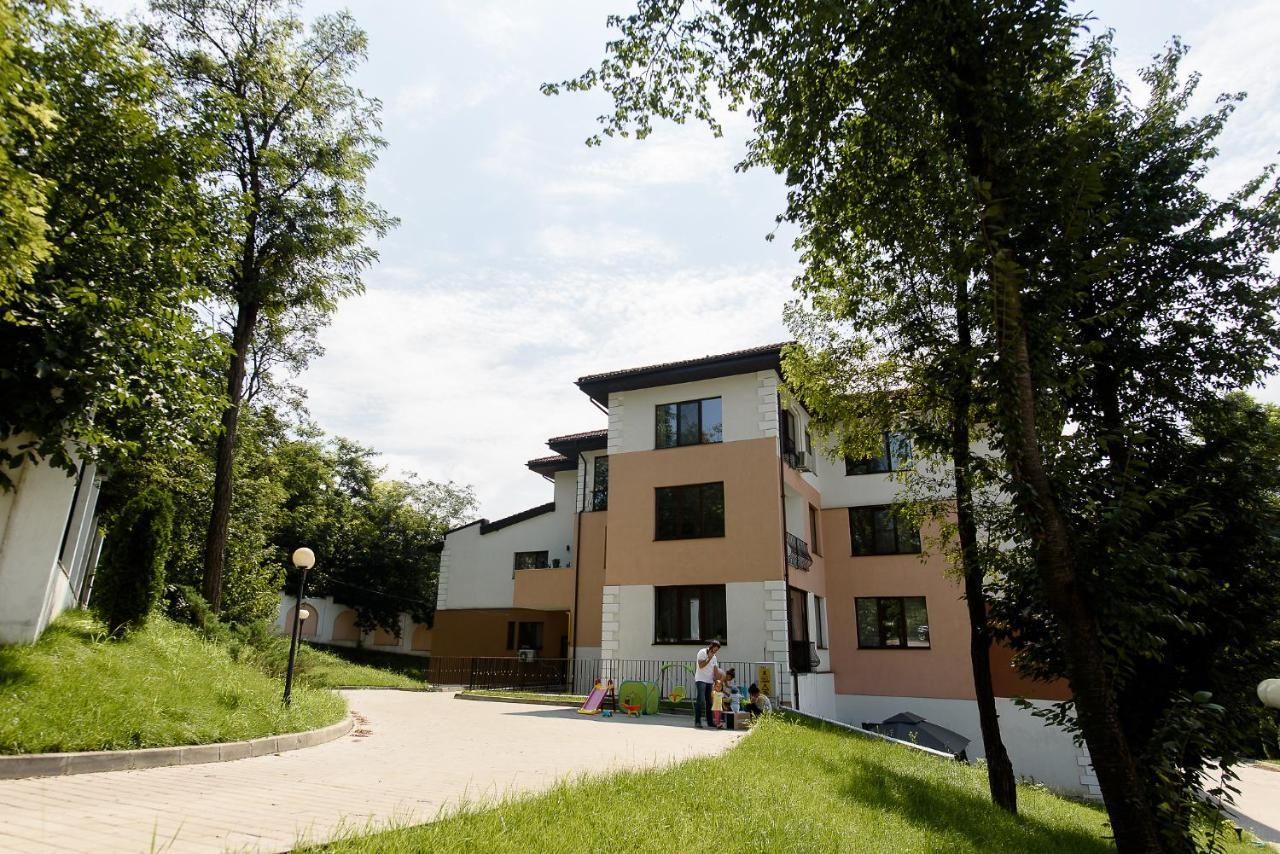 Carla'S Apartment, Airport & Train Station Shuttle Iasi Buitenkant foto